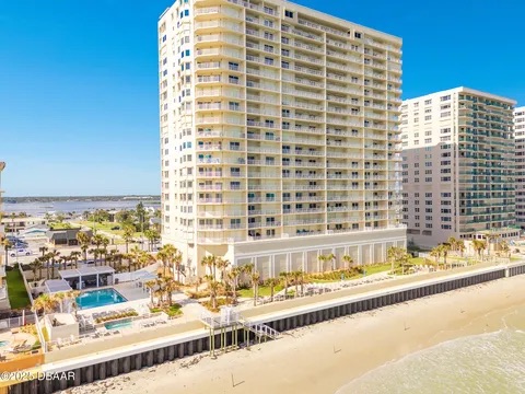 Outdoor Hot Tub on Pool Deck 